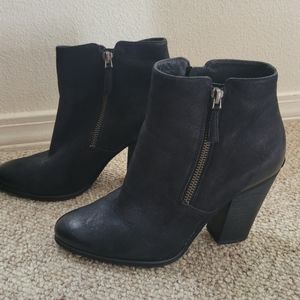 Women's black leather Michael Kors Heeled Ankle boots